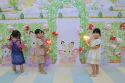 ＜妖精の魔法のフラワーランド＞