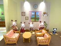 「シルバニアのお家が巨大化!?　南知多おもちゃ王国で限定イベント！ドレスで記念撮影も」の写真