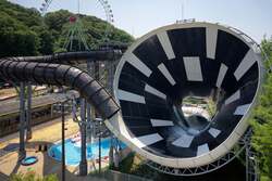 DEKASLA（デカスラ）