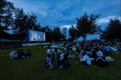 「鯉のぼり250体＆全国餃子12店が集結！GWに入場無料の人気イベントが京都・岡崎公園で」の写真