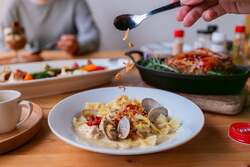 「小学生以下無料！世界の調味料をかけて食べる食育イベントが横浜で開催　お土産も♪」の写真