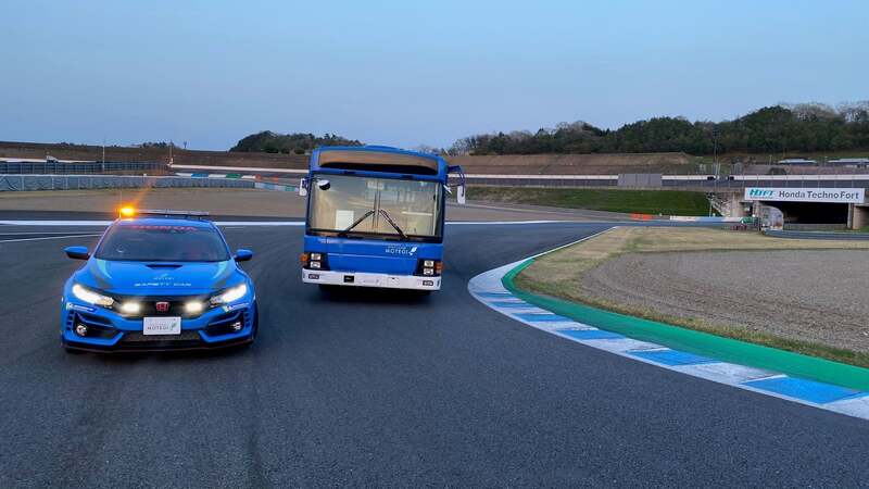 発見！レーシングコースツアー 