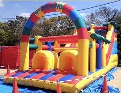 大型エアー遊具など、子供が飽きずに過ごせるコンテンツが用意されています