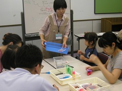 週末を中心にワークショップを開催