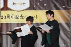 舞台のワンシーンを実演する様子