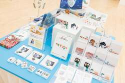 「はらぺこあおむしの世界を親子で体験！　エリック・カール展が東京都現代美術館で開催」の写真