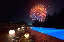「全長130mの巨大プールやBIG SUPを体験　花火や盆踊りも楽しめるリソルの森で夏満喫」の写真
