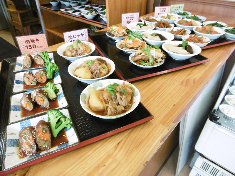 潮来の魅力が詰まったカフェテリア方式のレストラン「おふくろ亭」