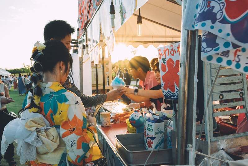 夏の気分を刺激するフードで、味覚からお祭り気分に