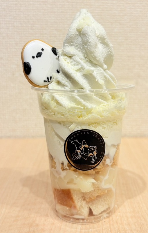 週末の牧場 ぱぶるのミルク餅のしろパフェ