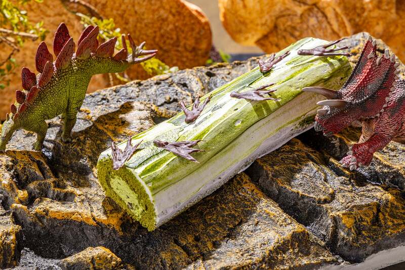 恐竜の足跡 抹茶ロールケーキ