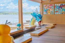「無料の足湯でポケモンたちがお出迎え♪　石川県七尾市に「わくらポケモン足湯」が誕生」の写真