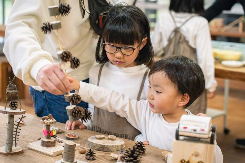 彩工房でのクラフト体験・丸太切り体験