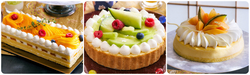 （左）マンゴーショートケーキ、（右）メロンとバニラのシャルロット、（右）スフレチーズケーキとメロン