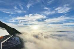 トマムの夏の風物詩「雲海テラス」