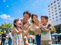 真夏に舞い降りる雪