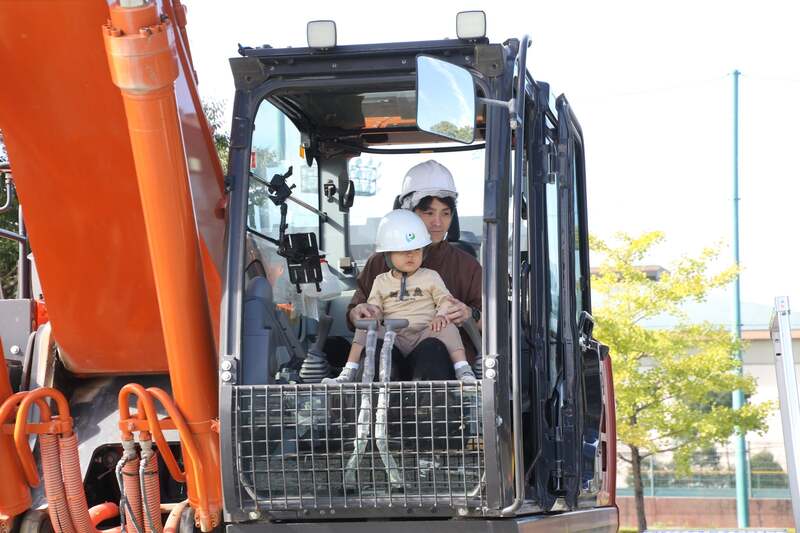 大迫力のはたらく車との写真撮影