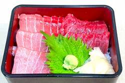 「本マグロ解体ショー＆お刺身ふるまいも！「とっとり・おかやま新橋館」でマグロフェア」の写真