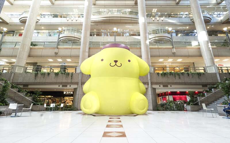 ポムポムプリンの巨大バルーン