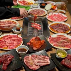 「手作りジェラート18種＋夏デザートが食べ放題！　焼肉「プレミアムカルビ」に夏の新作」の写真