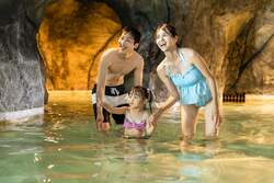 「箱根の温泉テーマパークが梅雨入りと同時に最大24%OFF！　タオルセット付きで手ぶらOK」の写真