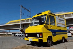 あのドクターイエローデザインのキッチンカーも登場！