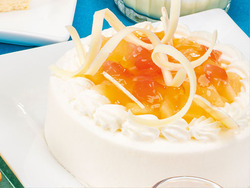 「白桃ショートケーキ」