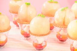 飲めるほどのみずみずしさ！「まるごと桃」の三種のパフェ