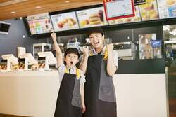 「キッズユニフォーム」※1は、一部の店舗で用意できない場合があります