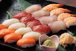 「目の前で焼く！　ブランド牛の鉄板焼き＆握り寿司食べ放題ランチが大阪・江坂に登場」の写真