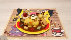 ピカチュウとピチューのなかよしカレープレート　2,530円（税込）