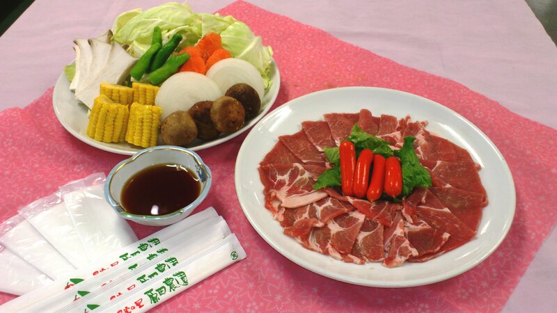 旬の野菜や自家製なめこ汁がついた「牛肉バーベキュー」も！