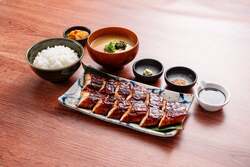 極・うなぎの蒲焼き定食 6切れ（2,590円）