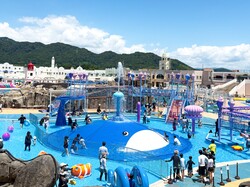 「【2026最新】東海の大型レジャープールおすすめ12選　スライダー充実＆屋内も」の写真