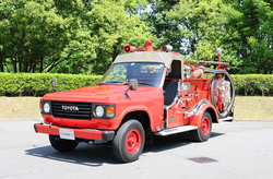 消防車（トヨタ ランドクルーザー 1981年・日本）