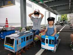 「子供が1日駅長になれる！　富士山駅15周年記念の親子体験イベントが7月4日限定開催」の写真