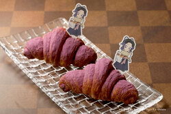 「しのぶの藤色クロワッサン」（300円）