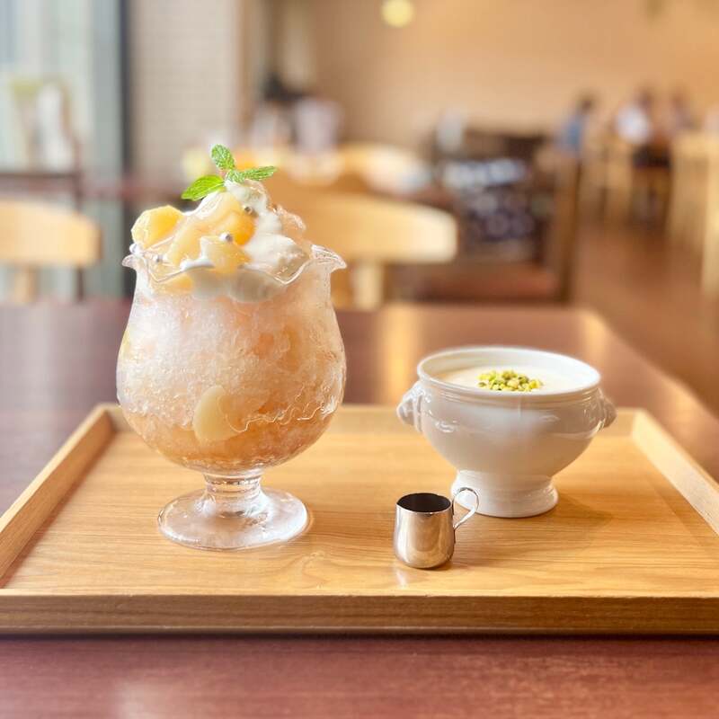特製ヨーグルトクリームと食べる桃のかき氷（1,200円）