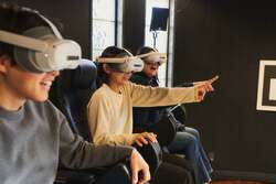 「VRで小動物になって森を体感！自由研究にも使える親子ツアーが長野・蓼科で開催」の写真