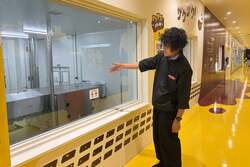 「つかみどりも！ブラックサンダーの工場見学が愛知で初開催　ザクザク食感のヒミツ体感」の写真