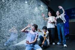 南極のブリザードを体験できるエリア　（C）山本倫子