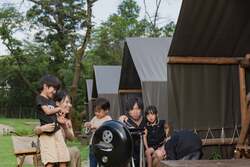 「BBQしながら水鉄砲で撃ち合える！瀬戸のグランピング施設に夏限定エリア登場」の写真