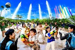 「水かけ部隊が出没！ジャングリア沖縄が「びしょ濡れ大作戦」を始動」の写真