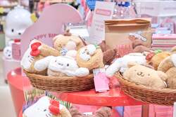 かわいさ満点！ショップでしか手に入らない、パンに変身したサンリオキャラクターズのぬいぐるみシリーズ。