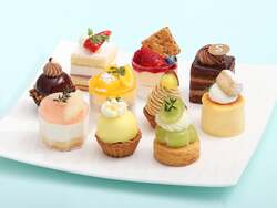 confiteria S：宝石のように美しいプチケーキ「プティフール」が人気。見た目も楽しめるスイーツが揃います。