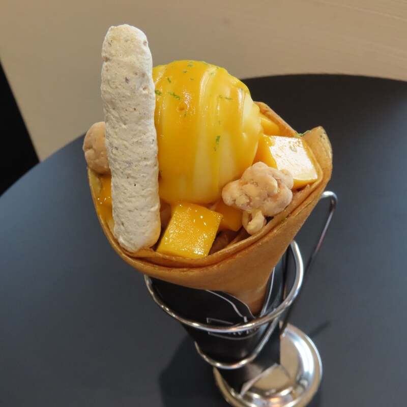 兵庫「ラヴニュービス」クレープグラッセ・エキゾチック 1,760円