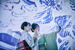 「世界でも人気！浮世絵が動き出す話題の没入展が広島で　着物やユニフォームで割引も！」の写真