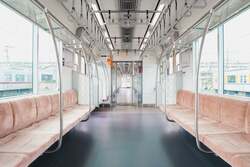 「営業前の新型車両に試乗！東武鉄道「キッズアンバサダー」体験イベントが夏休みに開催」の写真