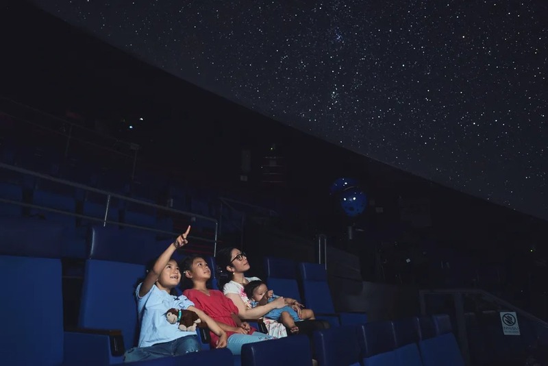 すべての番組にスタッフによる星空解説があります