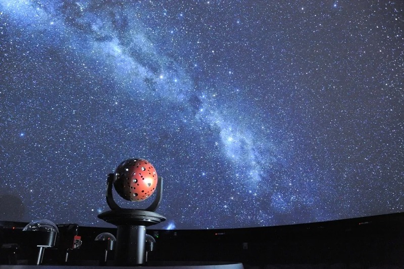 世界最高水準の星空を投影するプラネタリウム